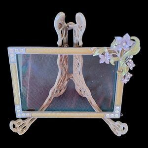 Vintage Andrea by Sadek Brass Folding Easel with ornate glass photo frame 3x5
